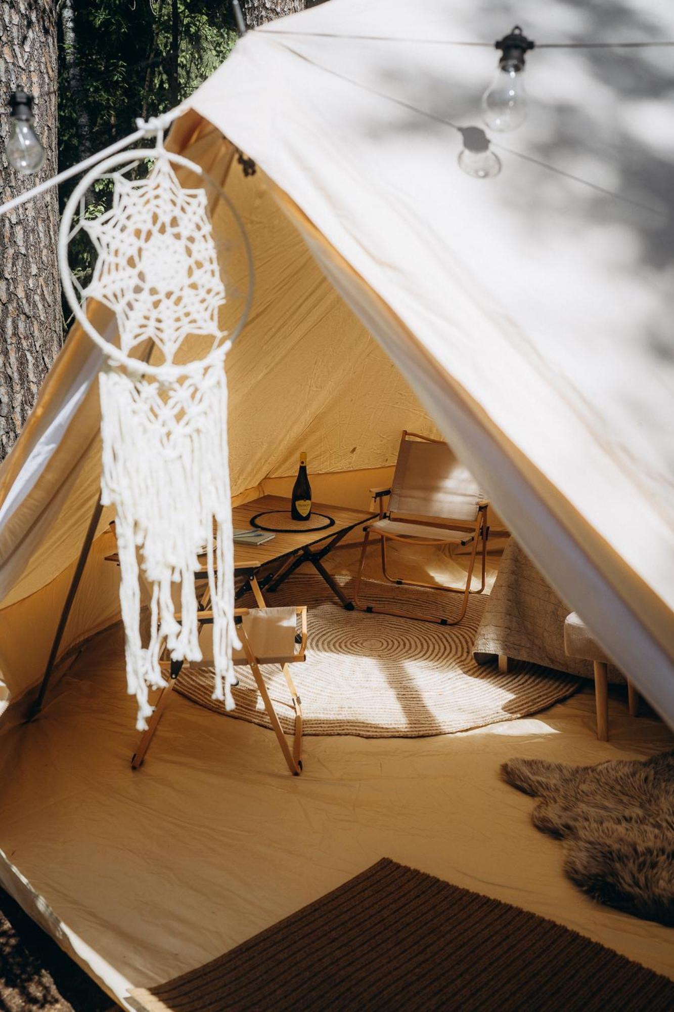 Glamping U Lesa 科内日诺河畔里赫诺夫