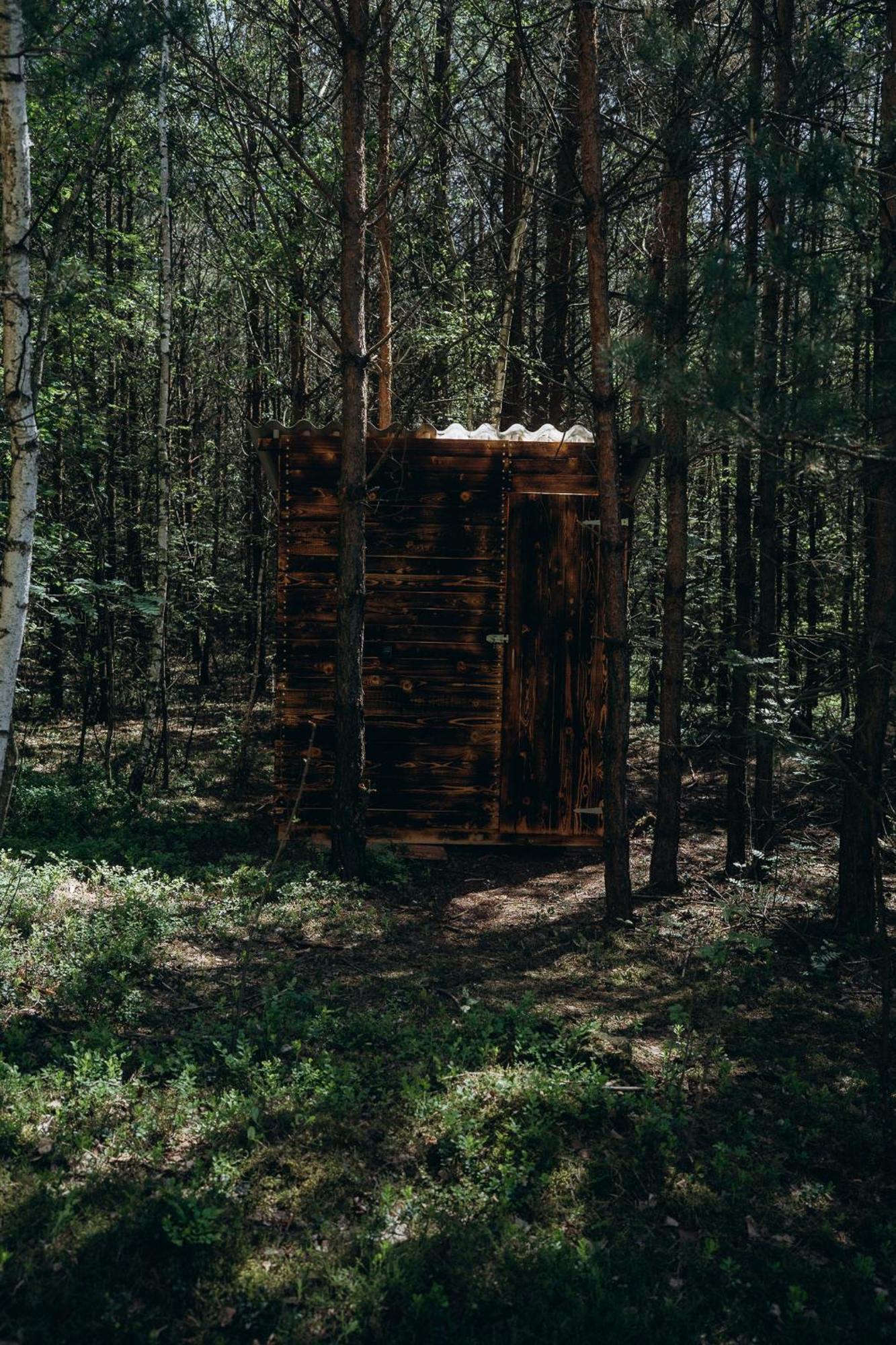 Glamping U Lesa 豪华帐篷 科内日诺河畔里赫诺夫
